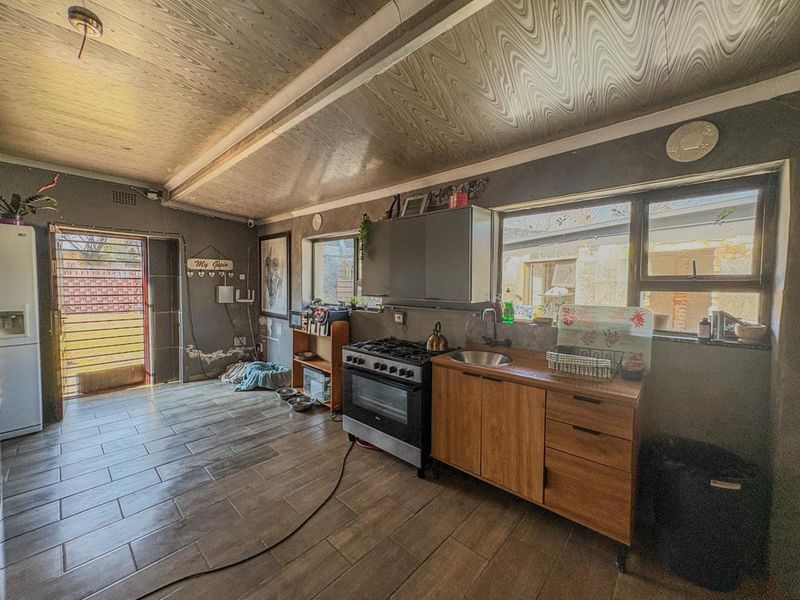 Three Bedroom House for Sale in Brenthurst, Brakpan - Photo 6
