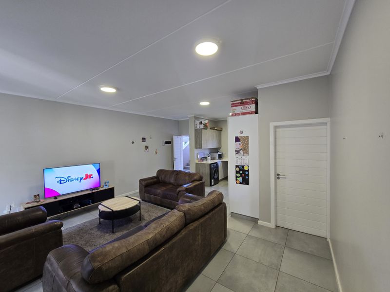 Modern Ground Floor Apartment in Manor Gardens - Photo 3