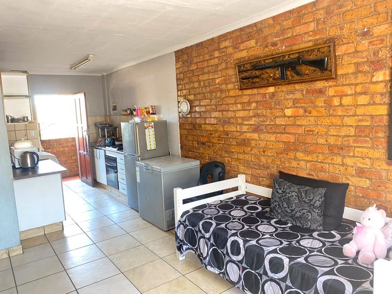 Stylish 2 bed Apartment For Sale - Photo 5