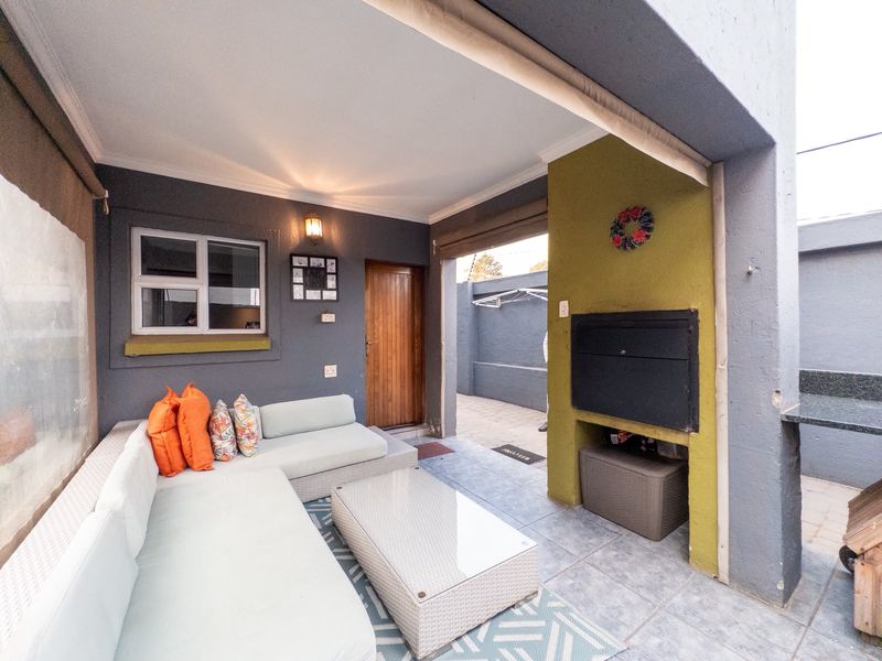 Modern 3-Bedroom Duplex Townhouse for Sale in Bentley Park, Sonneveld Estate - Photo 6