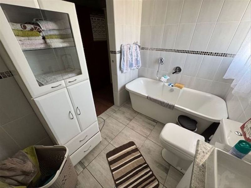The Family Home You've Been Waiting For - Photo 10