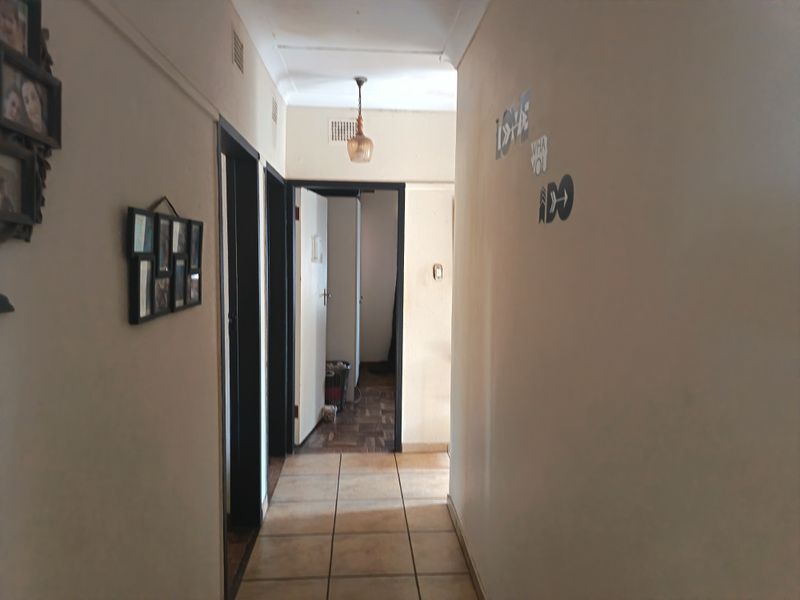 Three bedroom house in Meyerton Central - Photo 10