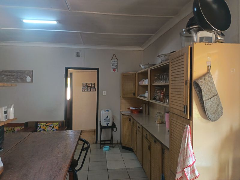 Three bedroom house in Meyerton Central - Photo 9