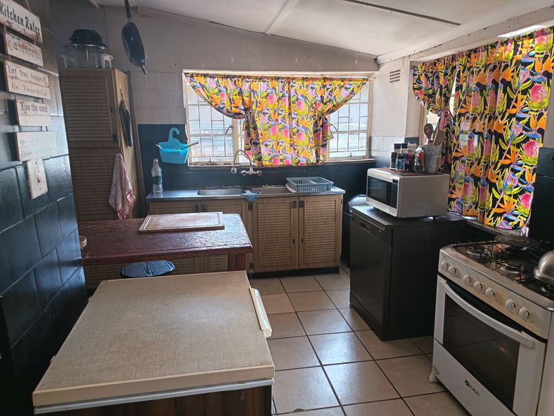 Three bedroom house in Meyerton Central - Photo 5