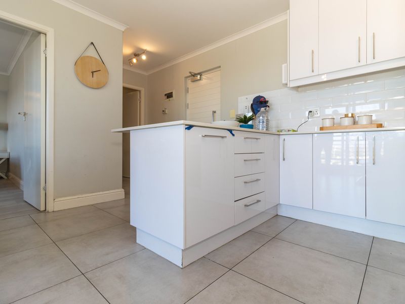 2 Bedroom Apartment for Sale in The Paragon, Observatory - Photo 2