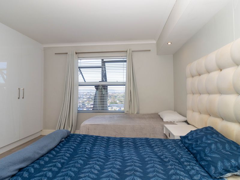 2 Bedroom Apartment for Sale in The Paragon, Observatory - Photo 8