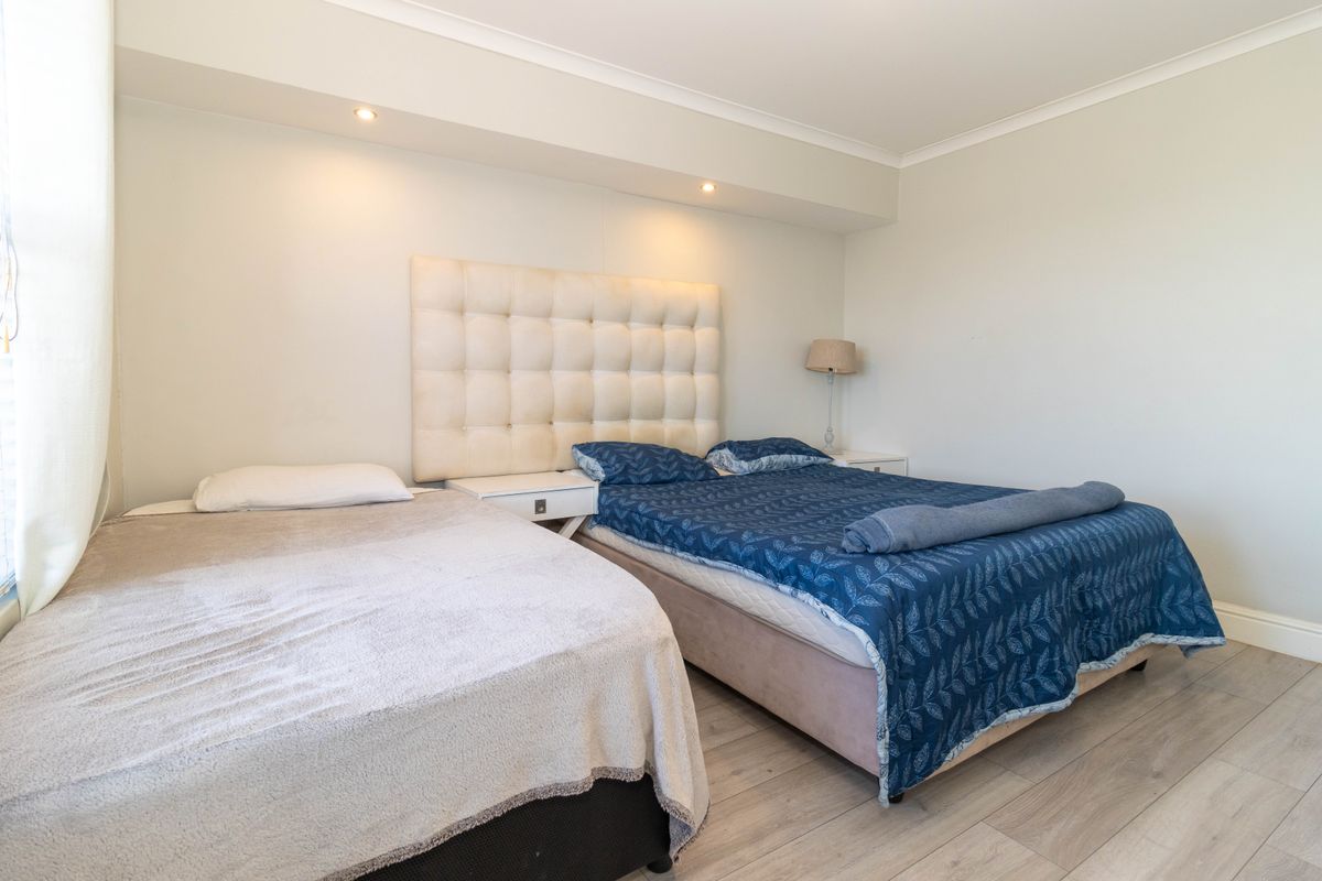 2 Bedroom Apartment for Sale in The Paragon, Observatory - Photo 4