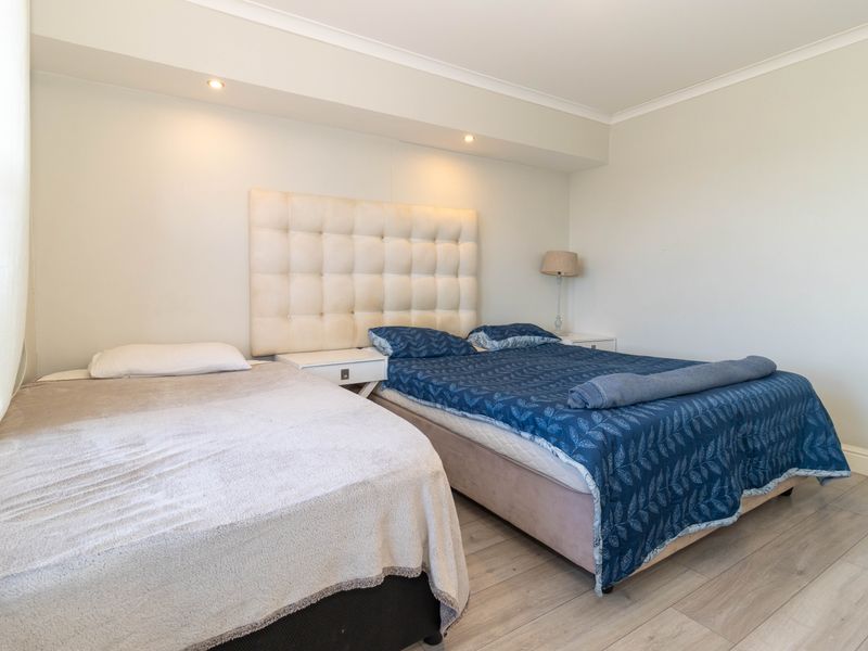 2 Bedroom Apartment for Sale in The Paragon, Observatory - Photo 4