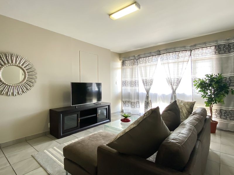 Modern 1-Bedroom Apartment with Private Balcony – Perfect for First-Time Buyers or Investors - Photo 6
