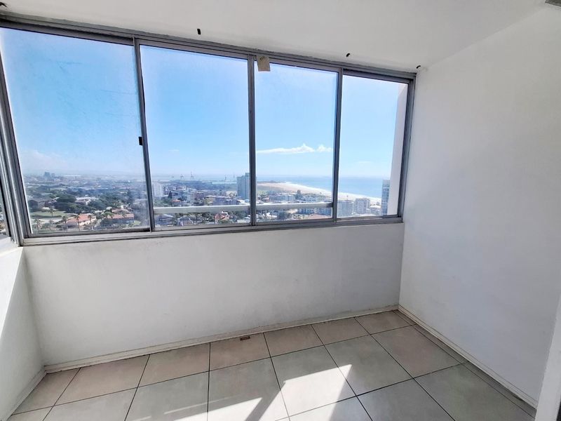 HUMEWOOD 2 BED 1.5 BATH APARTMENT WITH SECURE PARKING FOR RENT - Photo 7