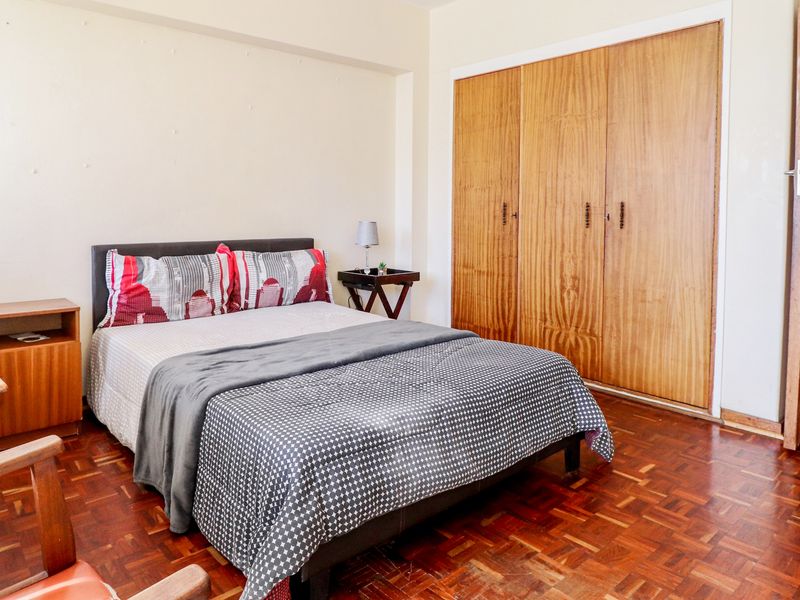 HUMEWOOD FURNISHED ROOM IN SHARED APARTMENT FOR RENT - Photo 2