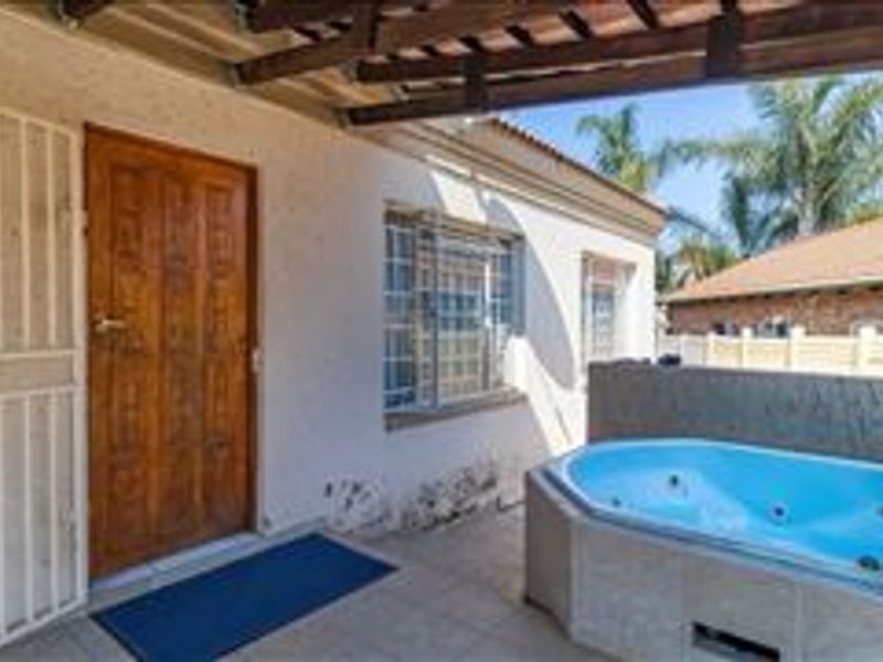Neat 3 Bedroom 2 Bathroom Home in Kempton Park Ext 2 - Photo 3