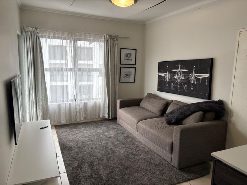 1 Bedroom Apartment - Photo 2