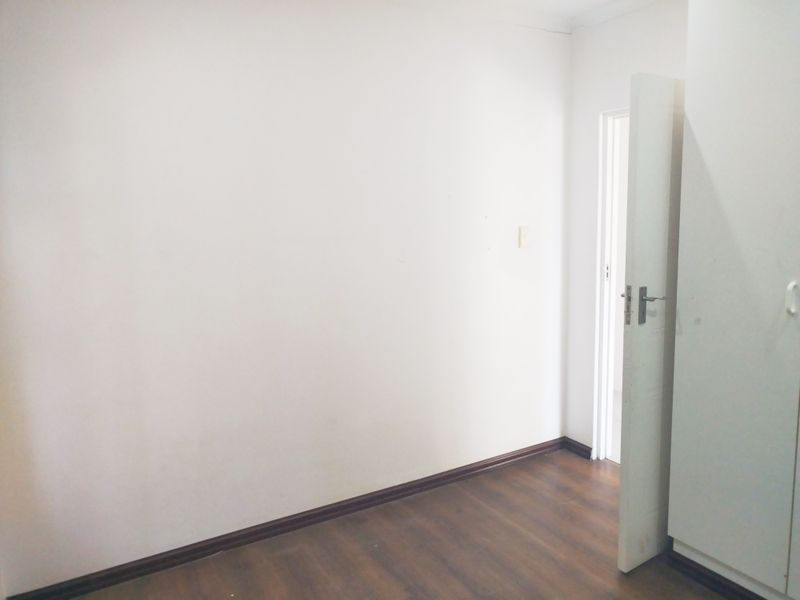 BROADWOOD  2 BED 1 BATH APARTMENT WITH PARKING FOR RENT - Photo 6
