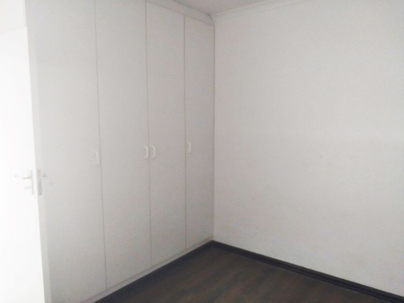 BROADWOOD  2 BED 1 BATH APARTMENT WITH PARKING FOR RENT - Photo 5