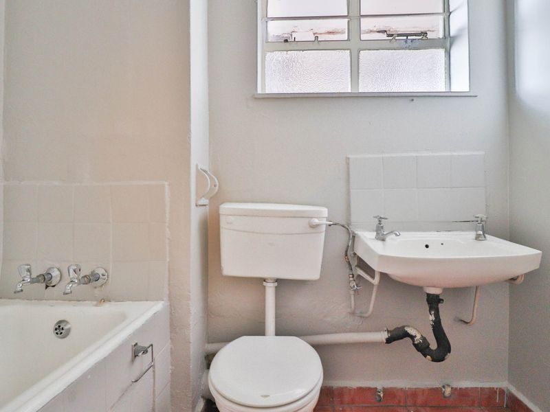 Calling all investors and first time home buyers - Photo 9