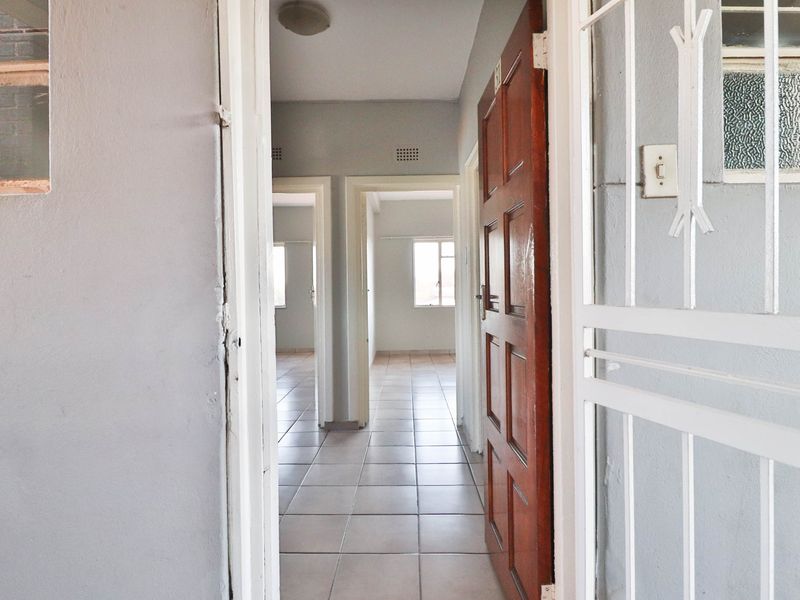 Calling all investors and first time home buyers - Photo 2