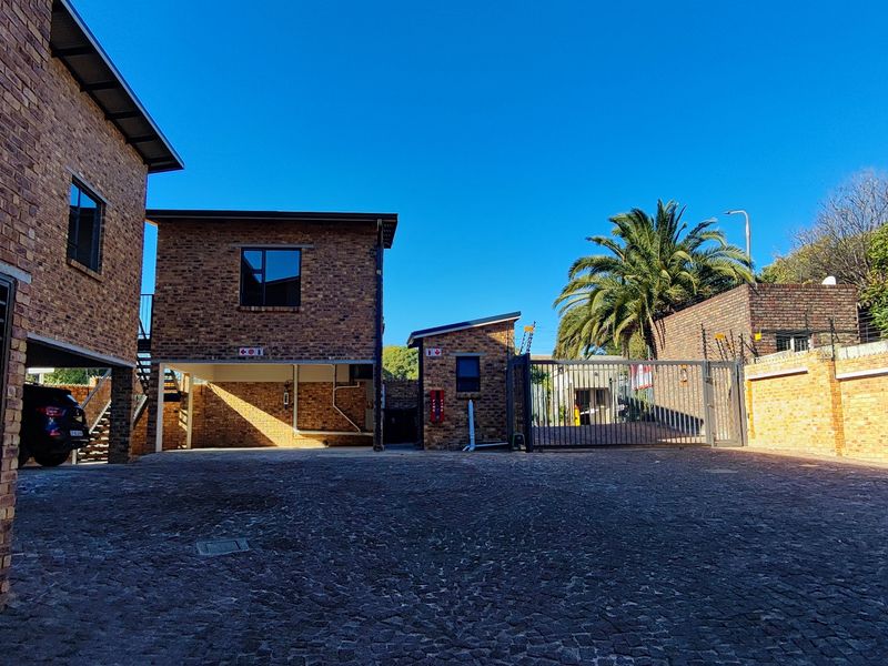 STUDIO UNIT AVAILABLE IN SMALL SECURE COMPLEX - Photo 1