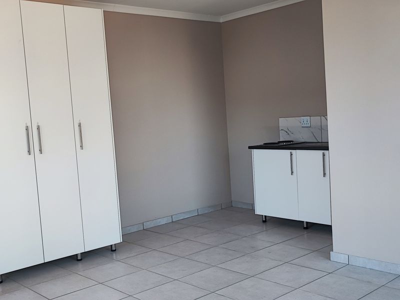 STUDIO UNIT AVAILABLE IN SMALL SECURE COMPLEX - Photo 6
