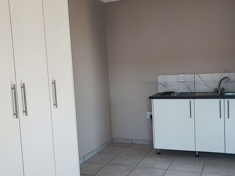 STUDIO UNIT AVAILABLE IN SMALL SECURE COMPLEX - Photo 7