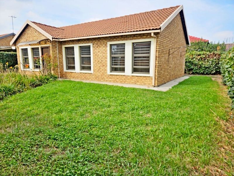 Townhouse For Sale In Kempton Park - Photo 1