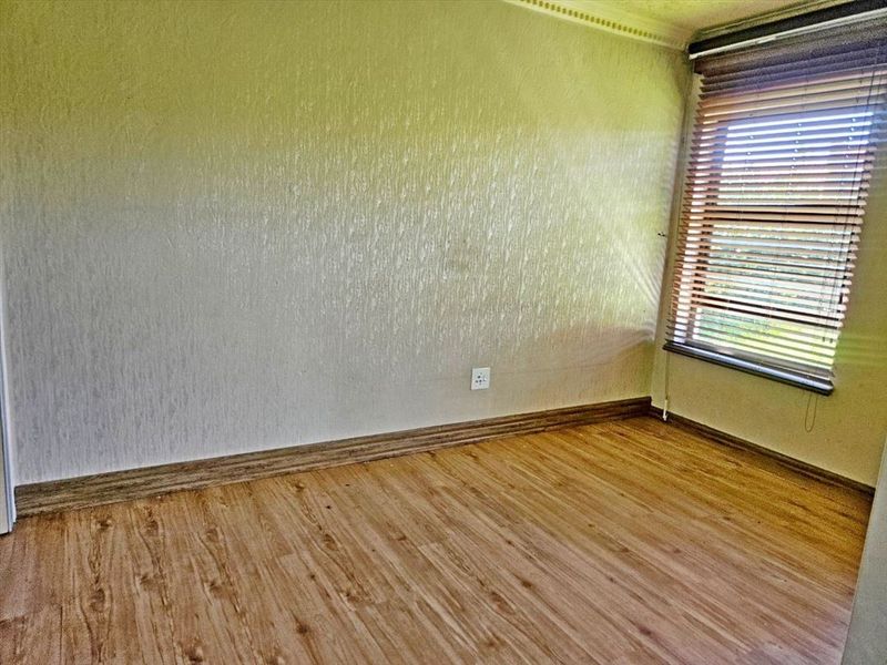 Townhouse For Sale In Kempton Park - Photo 6
