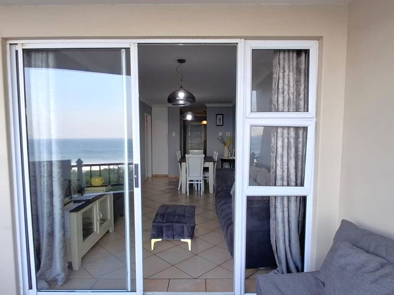 Beachfront Living - 2 Bedroom apartment - Photo 4