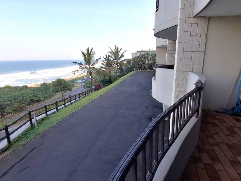 Beachfront Living - 2 Bedroom apartment - Photo 7