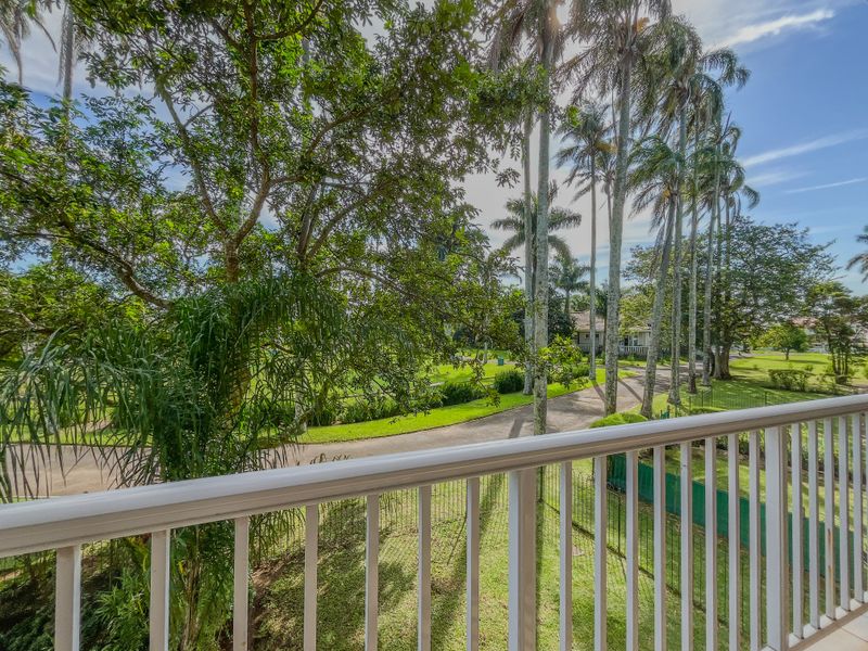 Park-Facing 2 Bed Apartment in Secure Manor Estates - Photo 8
