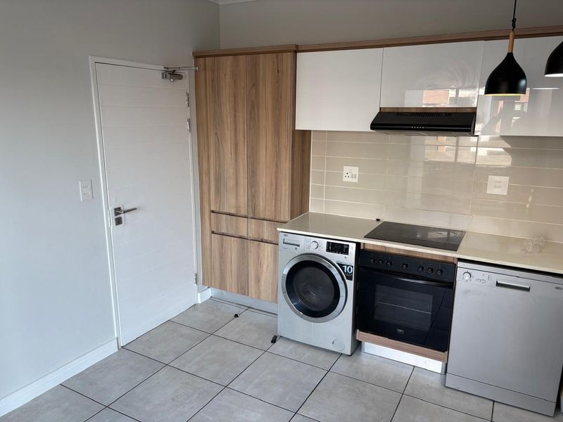 1 Bedroom Apartment - Photo 3
