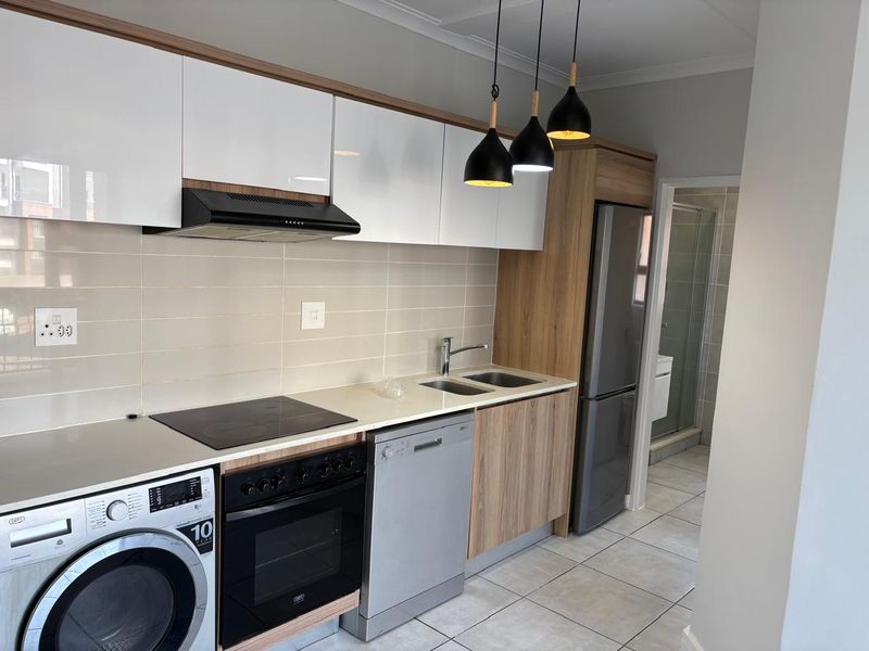 1 Bedroom Apartment - Photo 2