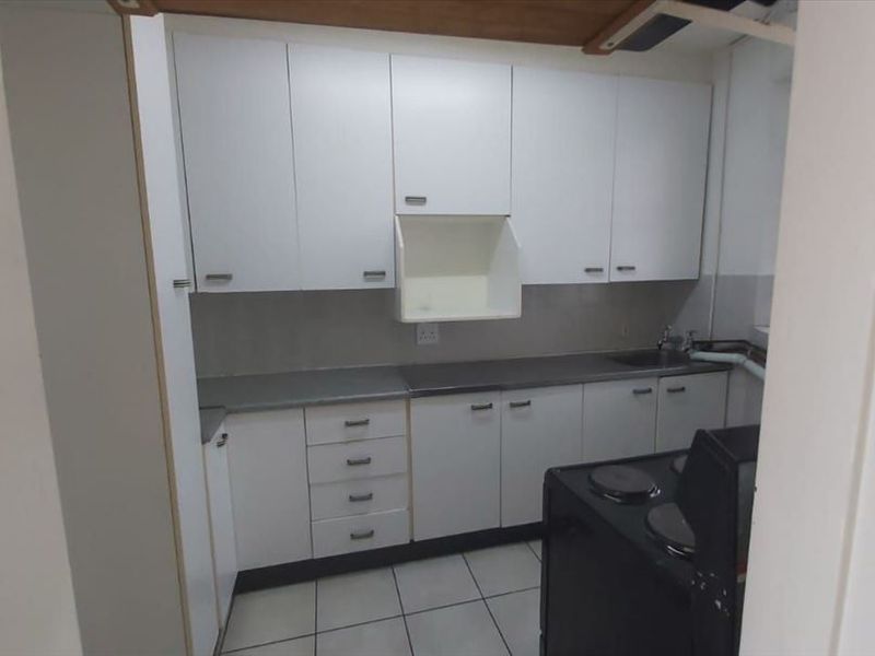 1ST FLOORUNIT FOR SALE IN KEMPTON PARK CENTRAL - Photo 3