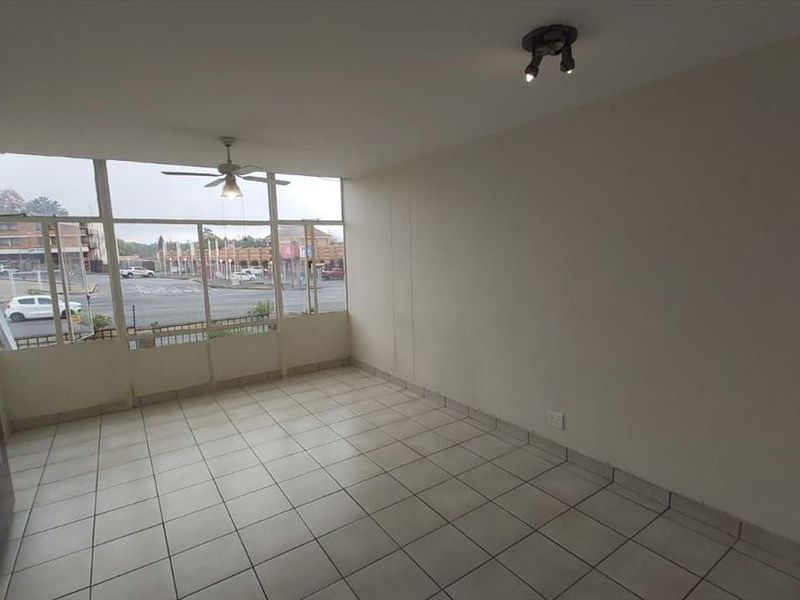 1ST FLOORUNIT FOR SALE IN KEMPTON PARK CENTRAL - Photo 4