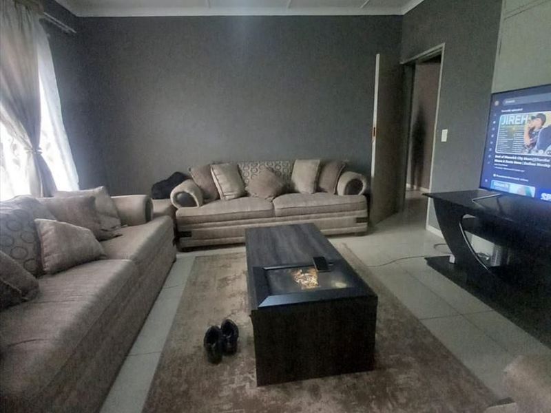A Great Opportunity for First-Time Buyers & Investors! - Photo 3