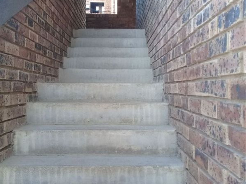 2-Bedroom Second Floor Apartment  Kempton Park - Photo 2