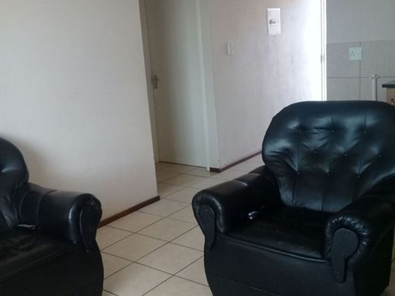 2-Bedroom Second Floor Apartment  Kempton Park - Photo 4