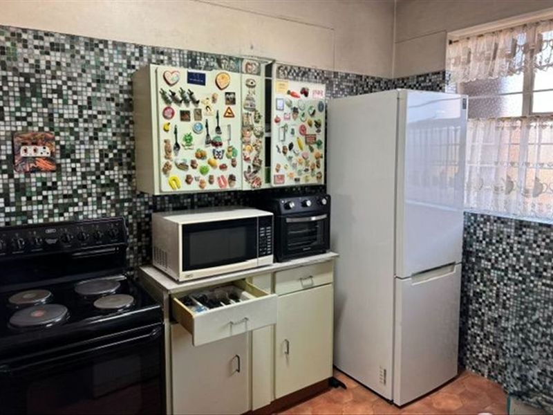 1ST FLOOR 2-BEDROOM UNIT FOR SALE IN BENONI - Photo 2