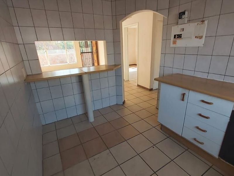 1ST FLOOR NEAT 2-BEDROOM APARTMENT FOR SALE - Photo 6
