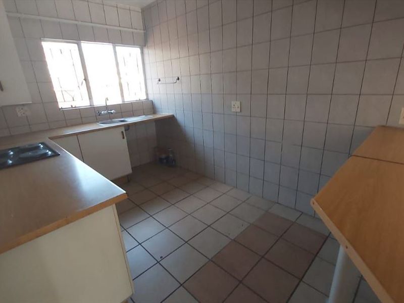 1ST FLOOR NEAT 2-BEDROOM APARTMENT FOR SALE - Photo 5