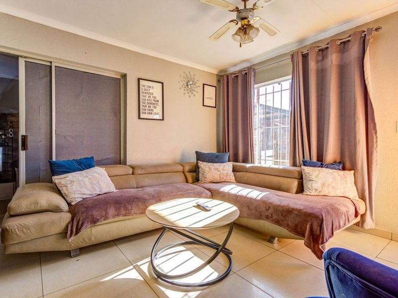 Spacious 3-Bedroom Apartment - Pet-Friendly - Photo 6