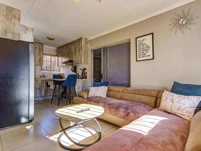 Spacious 3-Bedroom Apartment - Pet-Friendly - Photo 5