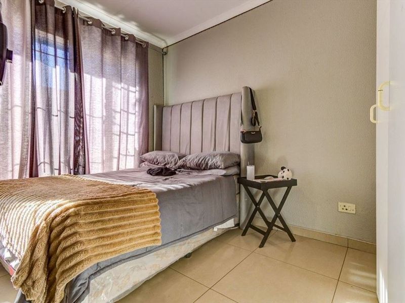 Spacious 3-Bedroom Apartment - Pet-Friendly - Photo 10