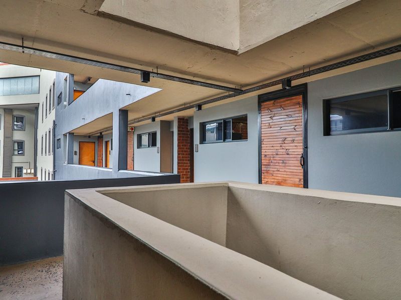 Air BNB Friendly 2-bedroom apartment for sale in Umhlanga Ridge - Photo 2