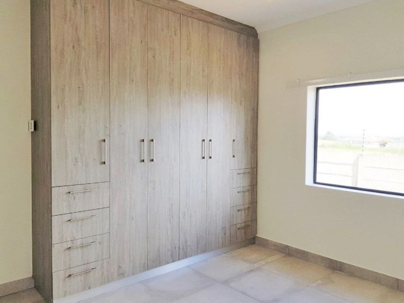 KAMMA HEIGHTS 3 BED 2 BATH HOUSE WITH DOUBLE GARAGE FOR RENT - Photo 5
