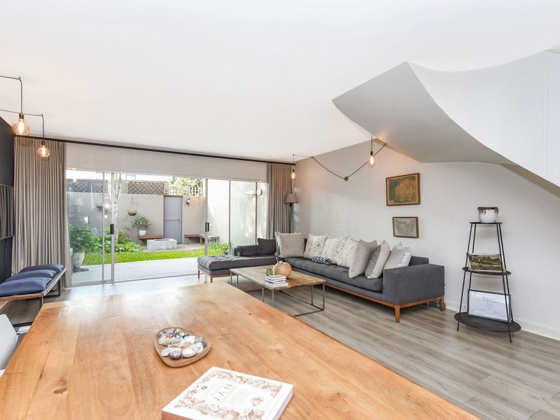SOLAR-POWERED 2 BEDROOM TOWNHOUSE IN CRAIGHALL PARK – PRIVATE GARDEN, PET-FRIENDLY SECURE COMPLEX - Photo 10