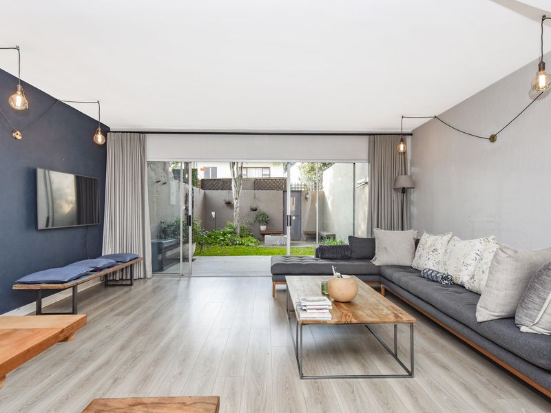 SOLAR-POWERED 2 BEDROOM TOWNHOUSE IN CRAIGHALL PARK – PRIVATE GARDEN, PET-FRIENDLY SECURE COMPLEX - Photo 7