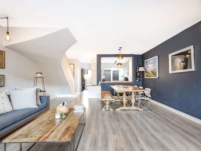 SOLAR-POWERED 2 BEDROOM TOWNHOUSE IN CRAIGHALL PARK – PRIVATE GARDEN, PET-FRIENDLY SECURE COMPLEX - Photo 6
