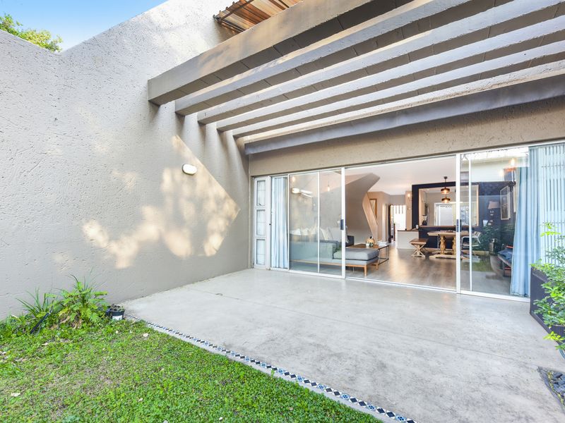 SOLAR-POWERED 2 BEDROOM TOWNHOUSE IN CRAIGHALL PARK – PRIVATE GARDEN, PET-FRIENDLY SECURE COMPLEX - Photo 4