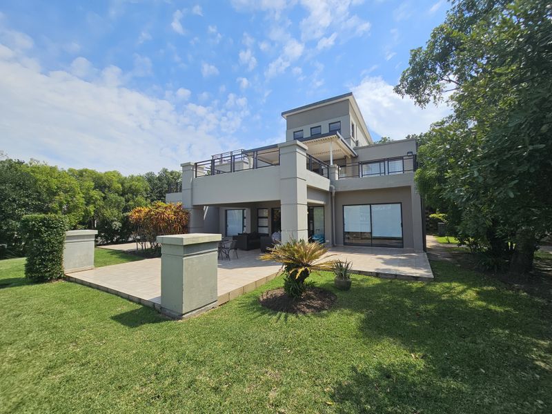 4 Bedroom Apartment In Palm Lakes Estate - Photo 1