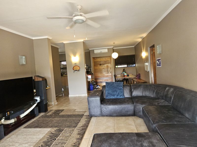 4 Bedroom Apartment In Palm Lakes Estate - Photo 9